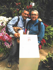 International Orchid Show 2016, Shanghai, medalla de Bronce, dch. Alex Sanchez, izq. Rubén Velázquez Marrero